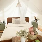 Vintage Tent At The Lovsin Estate Luksuzni šator Metlika