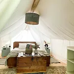 Vintage Tent At The Lovsin Estate Luksuzni šator *