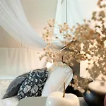 Vintage Tent At The Lovsin Estate Luksuzni šator *