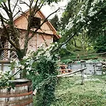 Luksuzni šator Vintage Tent At The Lovsin Estate
