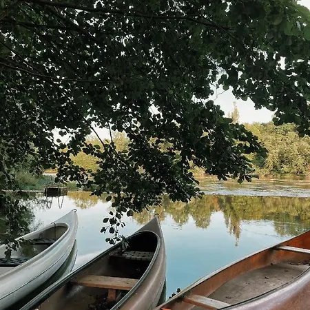 Οργανωμένο κάμπινγκ Vintage Tent At The Lovsin Estate