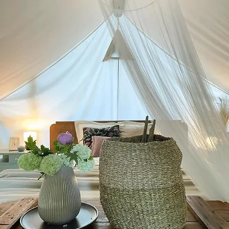 Vintage Tent At The Lovsin Estate Luksuzni šotor *