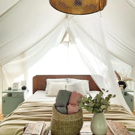 Vintage Tent At The Lovsin Estate Οργανωμένο κάμπινγκ Metlika