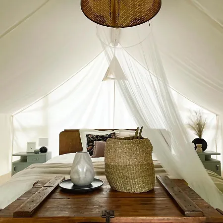 Vintage Tent At The Lovsin Estate 豪华帐篷 梅特利卡