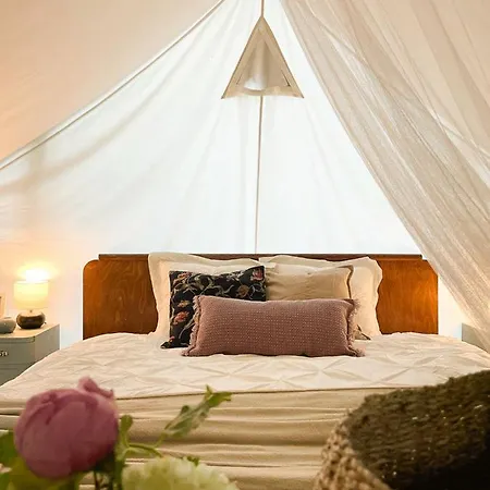 Vintage Tent At The Lovsin Estate Luksuzni šator