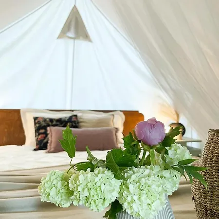 Vintage Tent At The Lovsin Estate Luksuzni šator
