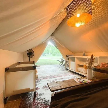 Vintage Tent At The Lovsin Estate Lyxtält