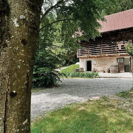 Luksuzni šotor Vintage Tent At The Lovsin Estate *