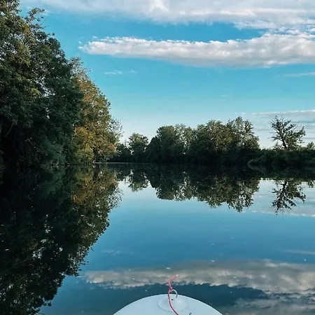 Οργανωμένο κάμπινγκ Vintage Tent At The Lovsin Estate