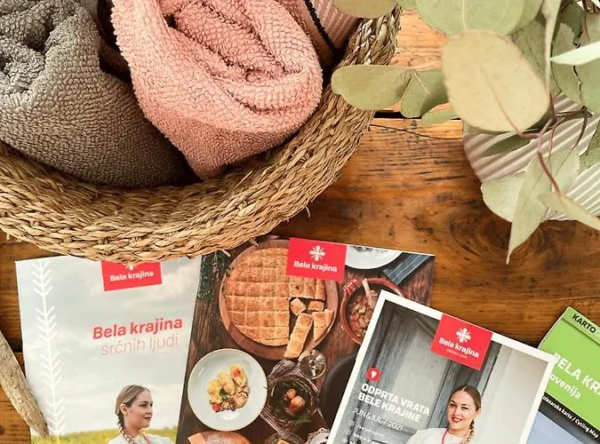 Campo de lujo Vintage Tent At The Lovsin Estate