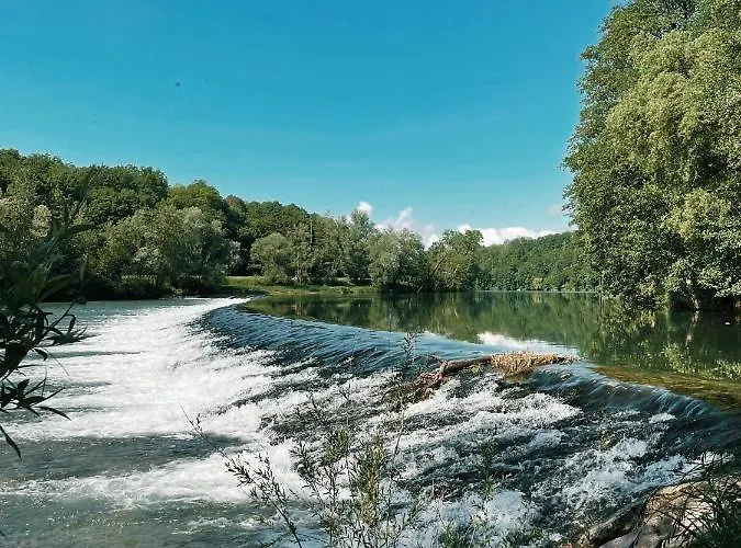 Glamping Vintage Tent At The Lovsin Estate